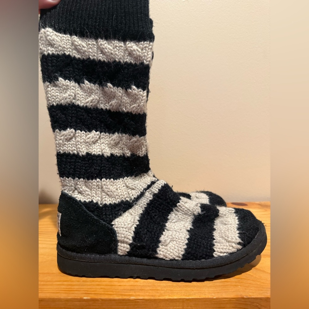 UGG tall black white cable knit boot winter 5